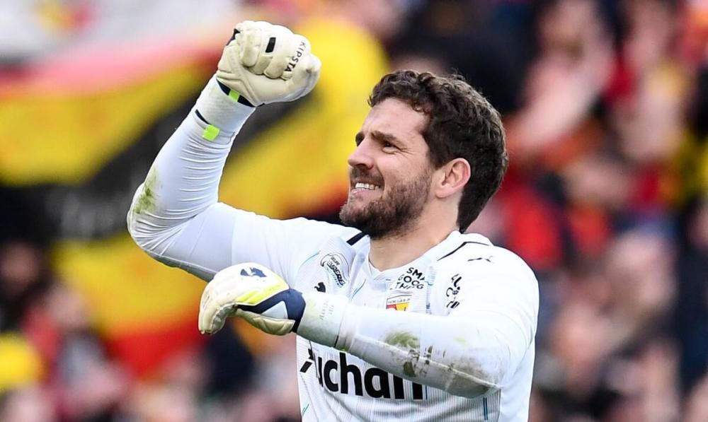  拜仁慕尼黑锋线大将遭遇重伤将缺阵三个月  