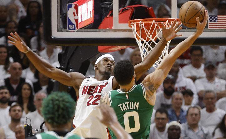  马刺青年军掀翻卫冕冠军  